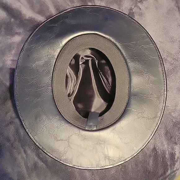 Black Stylish leather Hat - Picture 4 of 7